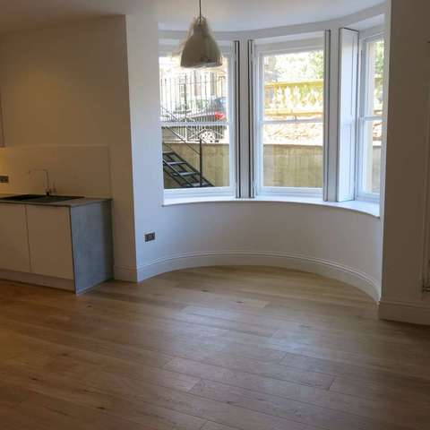  Image of 2 bedroom Apartment to rent in Beaufort Road Clifton Bristol BS8 at 2 Beaufort Road  Bristol, BS8 2JR