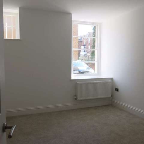  Image of 2 bedroom Apartment to rent in Beaufort Road Clifton Bristol BS8 at 2 Beaufort Road  Bristol, BS8 2JR