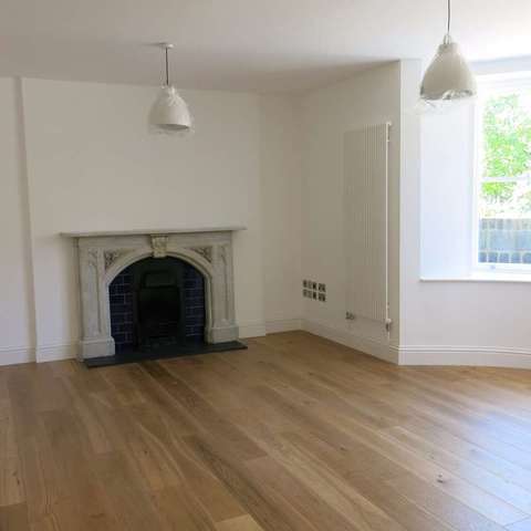  Image of 2 bedroom Apartment to rent in Beaufort Road Clifton Bristol BS8 at 2 Beaufort Road  Bristol, BS8 2JR