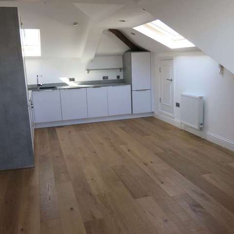  Image of 2 bedroom Apartment to rent in Beaufort Road Clifton Bristol BS8 at 2 Beaufort Road  Bristol, BS8 2JR