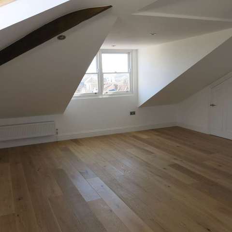  Image of 2 bedroom Apartment to rent in Beaufort Road Clifton Bristol BS8 at 2 Beaufort Road  Bristol, BS8 2JR