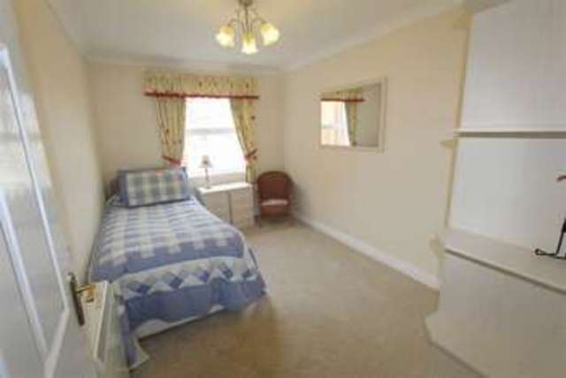  Image of 2 bedroom Property for sale in Clifton Drive South St. Annes Lytham St. Annes FY8 at St Annes Lytham St Annes Lytham St Annes, FY8 1HJ