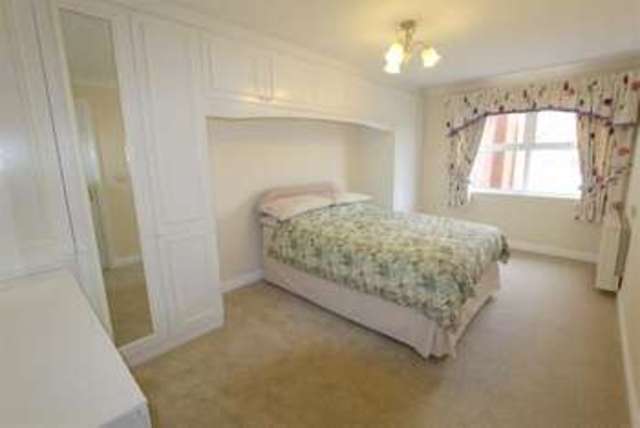  Image of 2 bedroom Property for sale in Clifton Drive South St. Annes Lytham St. Annes FY8 at St Annes Lytham St Annes Lytham St Annes, FY8 1HJ