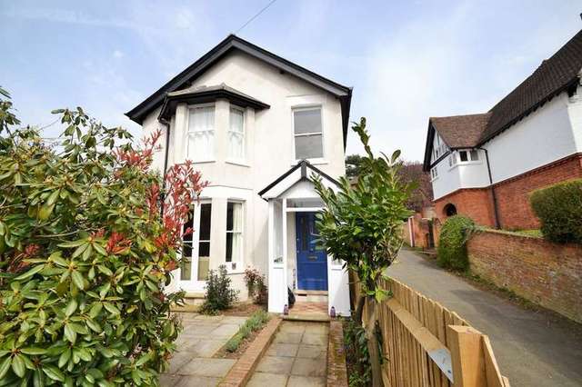  Image of 4 bedroom Detached house to rent in Cliftonville Dorking RH4 at Dorking Dorking, RH4 2JF
