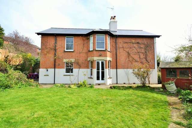  Image of 4 bedroom Detached house to rent in Cliftonville Dorking RH4 at Dorking Dorking, RH4 2JF