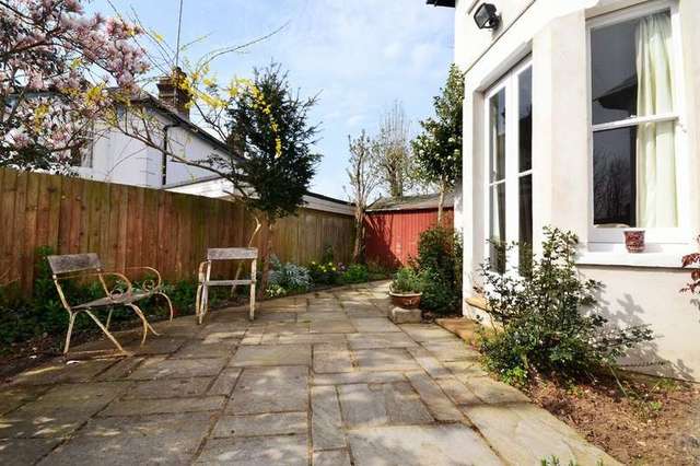  Image of 4 bedroom Detached house to rent in Cliftonville Dorking RH4 at Dorking Dorking, RH4 2JF