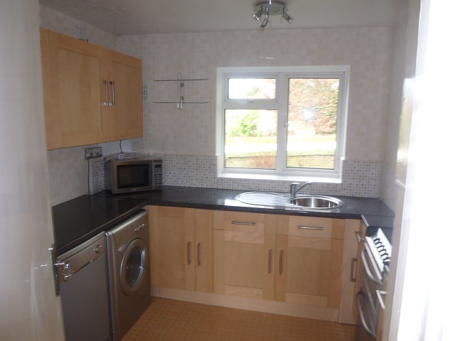  Image of 2 bedroom Flat to rent in Cliveden Close Preston Brighton BN1 at Cliveden Close  Brighton, BN1 6UD