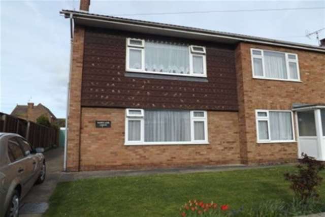  Image of 2 bedroom Maisonette to rent in Chapman Road Clacton-on-Sea CO15 at Clacton-on-Sea, CO15 6PT