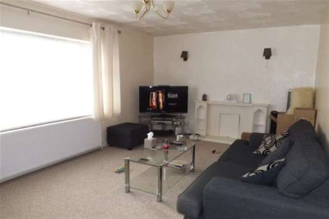  Image of 2 bedroom Maisonette to rent in Chapman Road Clacton-on-Sea CO15 at Clacton-on-Sea, CO15 6PT