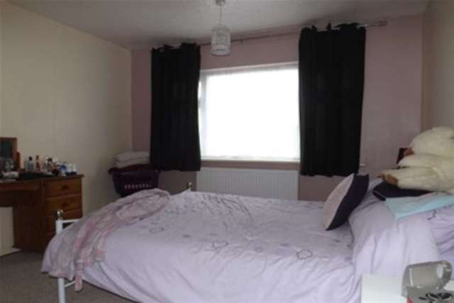  Image of 2 bedroom Maisonette to rent in Chapman Road Clacton-on-Sea CO15 at Clacton-on-Sea, CO15 6PT