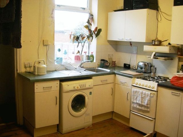  Image of 3 bedroom Detached house for sale in Club Garden Road Sheffield S11 at Club Garden Road Array Heeley, S11 8BX
