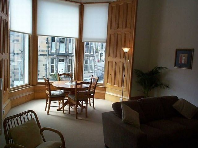  Image of 2 bedroom Flat to rent in Coates Gardens Edinburgh EH12 at West End Edinburgh Edinburgh, EH12 5LE