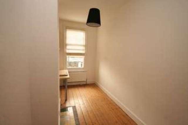  Image of 3 bedroom Flat to rent in College Road London NW10 at LOND0N, NW10 3PE