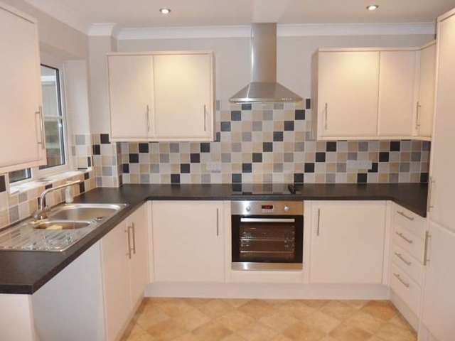  Image of 2 bedroom Detached house to rent in Collingwood Close Eastbourne BN23 at Eastbourne, BN23 6HW