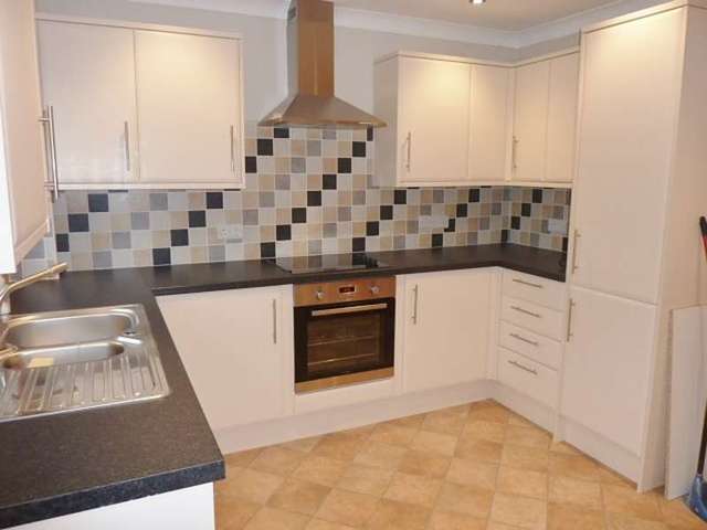  Image of 2 bedroom Detached house to rent in Collingwood Close Eastbourne BN23 at Eastbourne, BN23 6HW