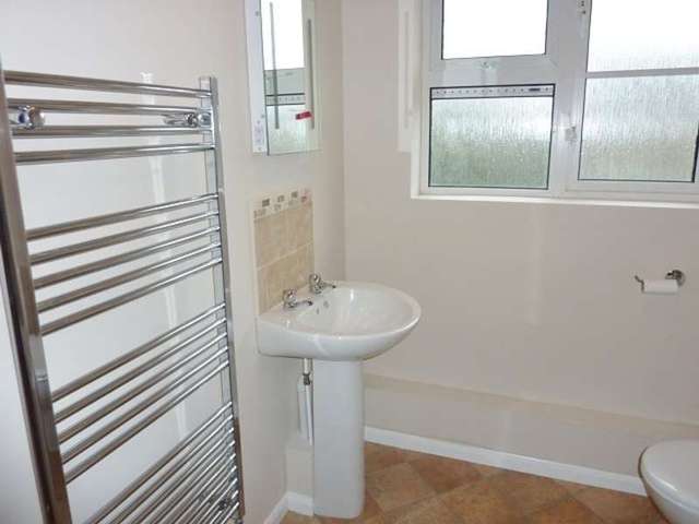  Image of 2 bedroom Detached house to rent in Collingwood Close Eastbourne BN23 at Eastbourne, BN23 6HW