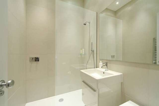  Image of 2 bedroom Property to rent in Courtfield Gardens London SW5 at Courtfield Gardens  London, SW5 0PA