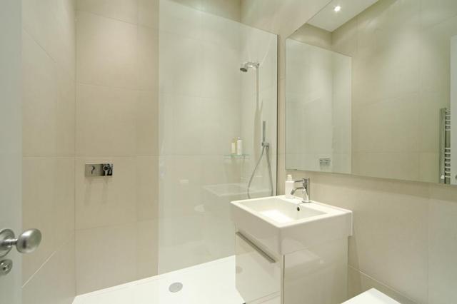  Image of 2 bedroom Property to rent in Courtfield Gardens London SW5 at Courtfield Gardens  London, SW5 0PA