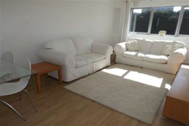  Image of 2 bedroom Flat to rent in Cowper Place Cardiff CF24 at Cardiff, CF24 3FT