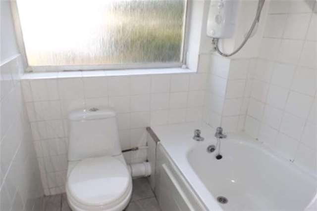  Image of 2 bedroom Flat to rent in Cowper Place Cardiff CF24 at Cardiff, CF24 3FT