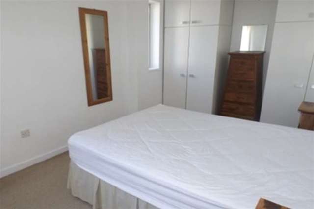  Image of 2 bedroom Flat to rent in Cowper Place Cardiff CF24 at Cardiff, CF24 3FT