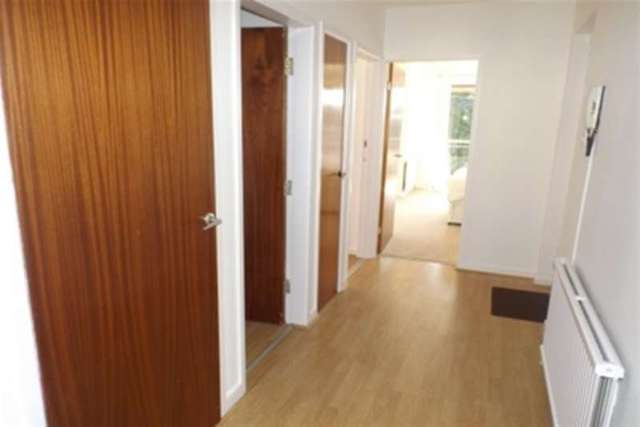  Image of 2 bedroom Flat to rent in Cowper Place Cardiff CF24 at Cardiff, CF24 3FT