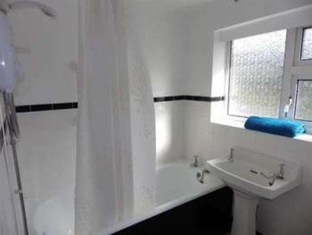  Image of 3 bedroom Property to rent in Craiglands Rochdale OL16 at Craiglands ROCHDALE ROCHDALE, OL16 4RD