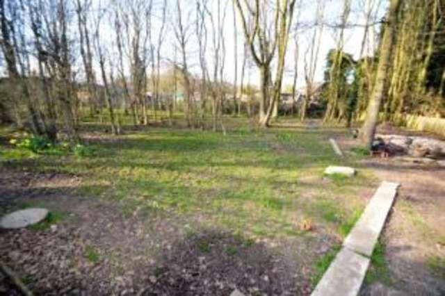  Image of 1 bedroom Bungalow for sale in Gardiners Lane North Crays Hill Billericay CM11 at Crays Hill Billericay Crays Hill, CM11 2XA