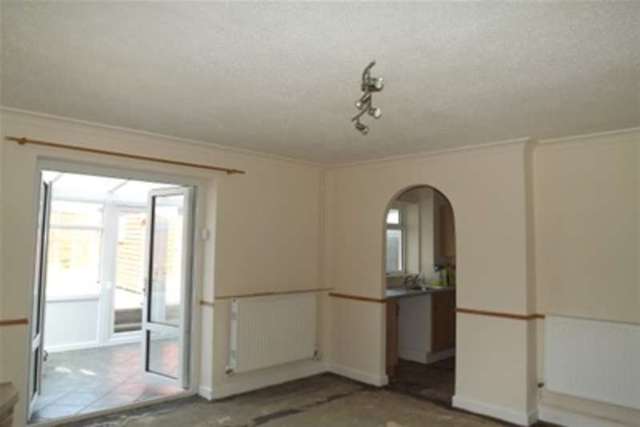  Image of 1 bedroom Semi-Detached house to rent in Crib Close Chard TA20 at Chard, TA20 1EE