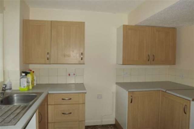  Image of 1 bedroom Semi-Detached house to rent in Crib Close Chard TA20 at Chard, TA20 1EE