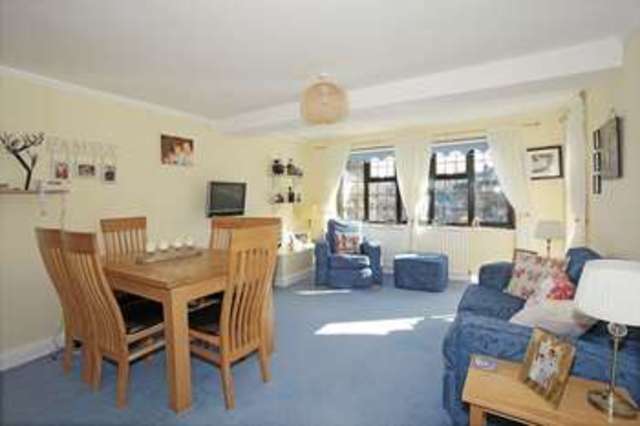  Image of 2 bedroom Maisonette for sale in Croft Road Crowborough TN6 at Croft Road  Crowborough, TN6 1DR