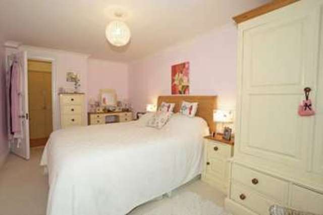  Image of 2 bedroom Maisonette for sale in Croft Road Crowborough TN6 at Croft Road  Crowborough, TN6 1DR