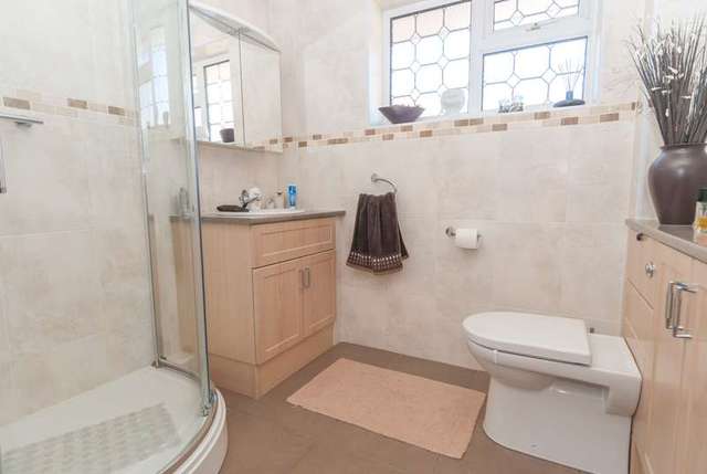  Image of 3 bedroom Bungalow for sale in Cropston Avenue Loughborough LE11 at Loughborough, LE11 4PR
