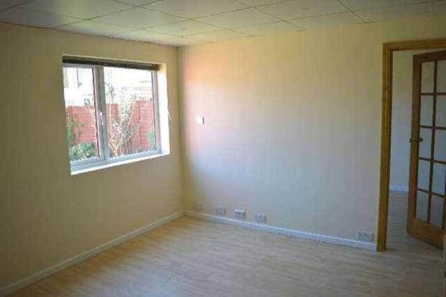 Image of 1 bedroom Flat to rent in Cumberland Drive Chessington KT9 at Cumberland Drive  Chessington, KT9 1HQ
