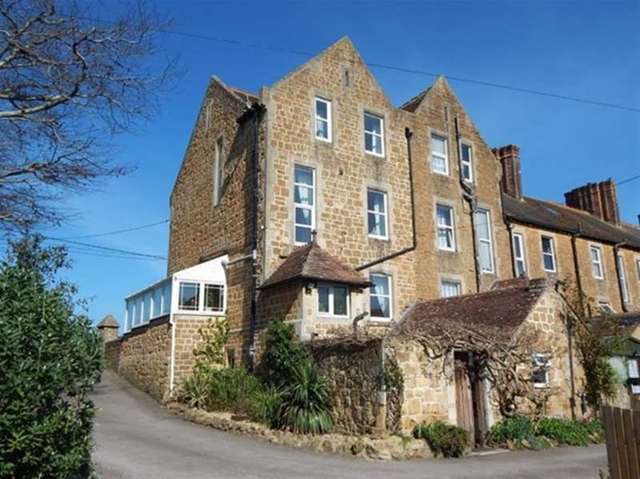  Image of 4 bedroom Semi-Detached house for sale in Cumnock Terrace Castle Cary BA7 at Castle Cary, BA7 7HY