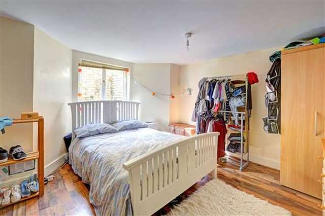  Image of 3 bedroom Flat for sale in Dalberg Road London SW2 at Brixton, SW2 1AJ