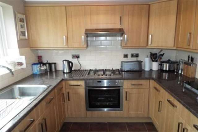  Image of 2 bedroom Flat to rent in Darwin Close London N11 at London, N11 1TA