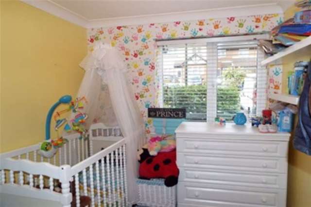  Image of 2 bedroom Flat to rent in Darwin Close London N11 at London, N11 1TA