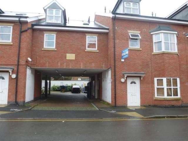  Image of 1 bedroom Flat to rent in David Road Coventry CV1 at Stoke Coventry, CV1 2BF