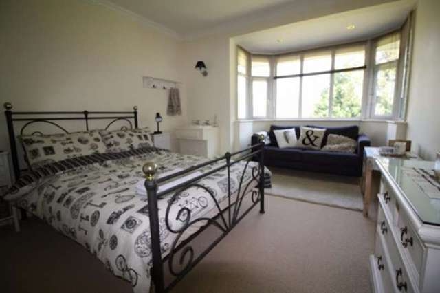  Image of 5 bedroom Detached house to rent in Dawlish Road Alphington Exeter EX2 at Dawlish Road  Exeter, EX2 8XW