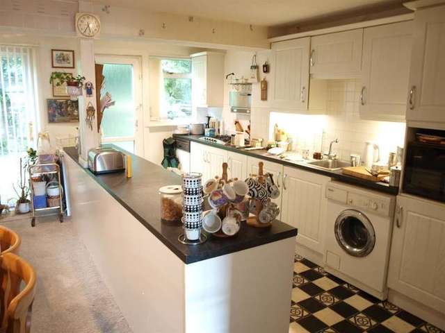  Image of 3 bedroom End of Terrace for sale in Dean Court Leeds LS8 at Leeds  Gledhow, LS8 4AJ