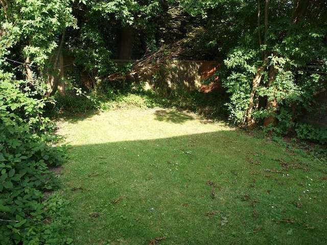  Image of 3 bedroom End of Terrace for sale in Dean Court Leeds LS8 at Leeds  Gledhow, LS8 4AJ