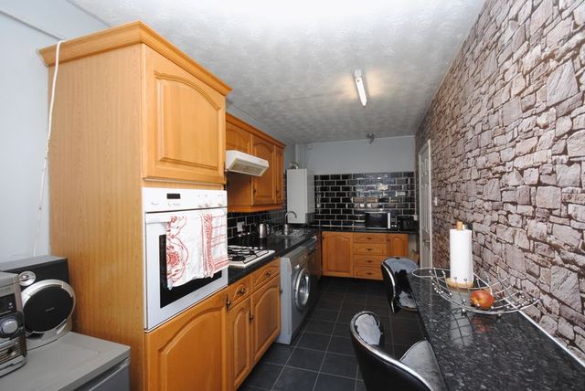  Image of 2 bedroom Flat for sale in Dean Road Southampton SO18 at Dean Road  Southampton, SO18 6AQ