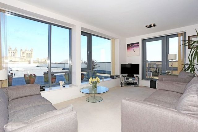  Image of 2 bedroom Flat for sale in Deanery Road Bristol BS1 at Deanery Road  Bristol, BS1 5QH