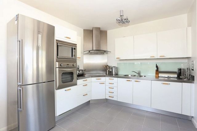  Image of 2 bedroom Flat for sale in Deanery Road Bristol BS1 at Deanery Road  Bristol, BS1 5QH