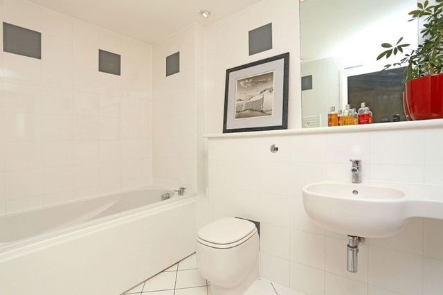  Image of 2 bedroom Flat for sale in Deanery Road Bristol BS1 at Deanery Road  Bristol, BS1 5QH