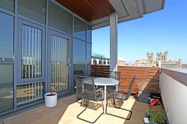  Image of 2 bedroom Flat for sale in Deanery Road Bristol BS1 at Deanery Road  Bristol, BS1 5QH