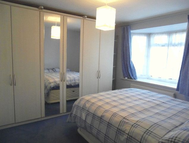  Image of 3 bedroom Property to rent in Delmey Close Croydon CR0 at Delmey Close  Croydon, CR0 5QD