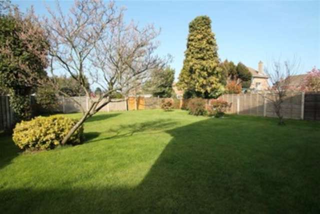 Image of 4 bedroom Detached house to rent in Third Avenue Havant PO9 at Havant, PO9 2QS