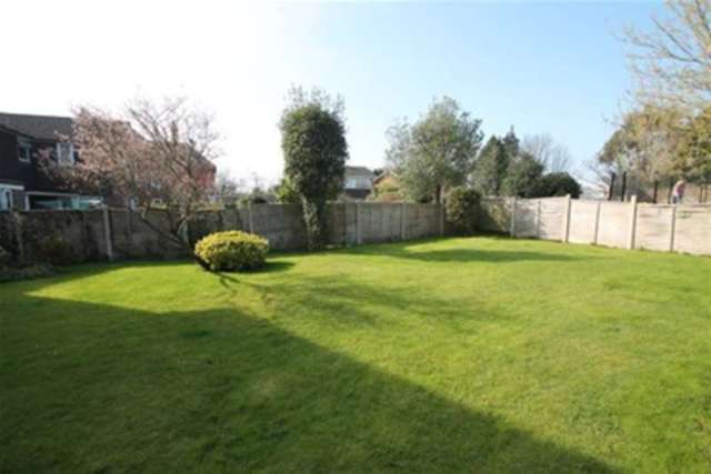 Image of 4 bedroom Detached house to rent in Third Avenue Havant PO9 at Havant, PO9 2QS
